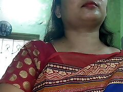 Indian Bhabhi has sex with stepbrother showing milk cans 