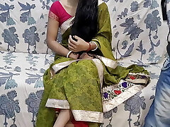Desi bhabhi ne Kamal ki saree pahankar apane pati ko khus kiya Desi bhabhi ne Kamal ki saree pahankar apane pati ko khus kiya