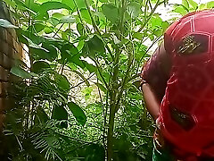 印度Desi bhabhi ki chodai ghar ke pichhe khet me 印度Desi bhabhi ki chodai ghar ke pichhe khet me