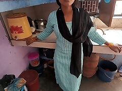 20 yers elder Indian Desi seal fill dame was har fucked by boyfriend first time pain full sex