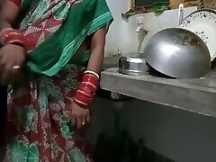 Kitchen Me Kaam Kar Rhi Saali Ko Jabardasti Choda Bedroom Me