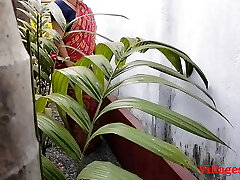 casa giardino clining tempo sesso un bengalese moglie con saree in all'aperto (official video by villagesex91)