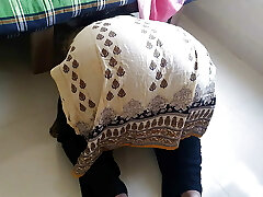 Desi Stepmom Gets Stuck While Sweeping Under The Sofa When Stepson Ravages Her And Cum Out Her Big Ass - Family Sex