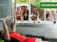 usurati nonne vogliono solo allungare usurati nonne vogliono solo allungare