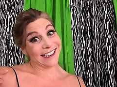 granny ama la macchina da battere la sua figa