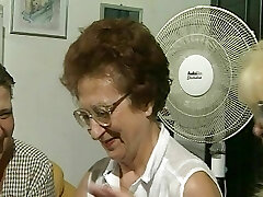 Rentner Treff endet in Lesben Soiree Rentner Treff endet in Lesben Soiree