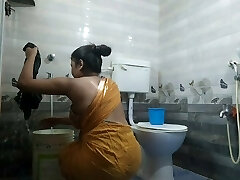 Kam wali Bai kapde dhote samye Ghar ka bada londa pela chod dia