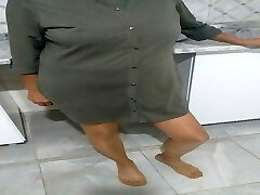 She turns her dude on by wearing pantyhose