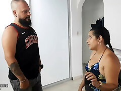 I blackmail my mommy-in-law and I end up penetrating her