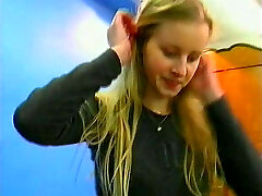 Blondes Girl Solo Mit Dildo und Hitachi