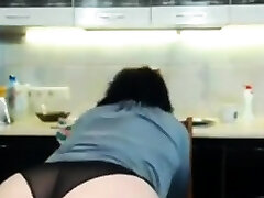 Jerk off on mature rump Jerk off on mature rump