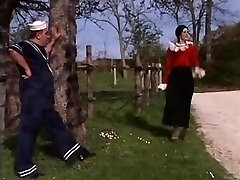 Bear pummeling Olive Oil Bear pummeling Olive Oil