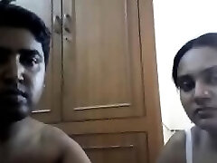 indiano babe mostra il suo corpo in webcam