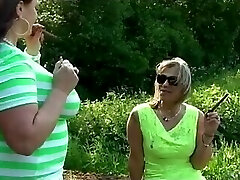 Cigarsmokers público lamiendo coño Cigarsmokers público lamiendo coño