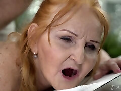 Massage boy fucks mouth and muff of old woman Marianne