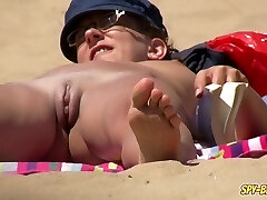 Stunning Sweetheart Shows Juicy Slit And Clit On The Beach