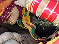 Beautiful Indian newly married wife home sex saree Desi vid