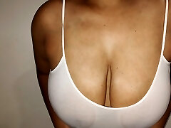 desi fille giflant de gros seins