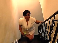 Latin mature blowjob pussy tonguing fingering and hardcore fuck with handy dude