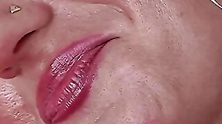 Blondie MILF in High Heels Loves Solo Sex