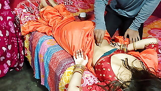 Lovely Saree blBhabhi Gets Insatiable With Her Devar for roughsex after ice massage on her back in Hindi