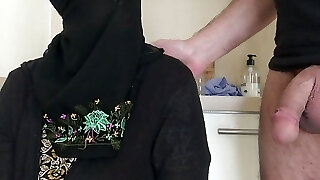 Syrian Refugee On Her First-ever Porno Casting In Germany