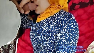 er fickt den mund seiner stiefmutter's