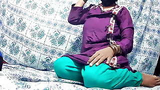 Indian dasi bahabi xxx in the guest room