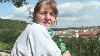 Sporty old grannie spreads legs for stranger