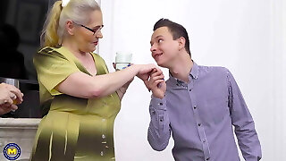 Home sex party with Mummies and GILFS