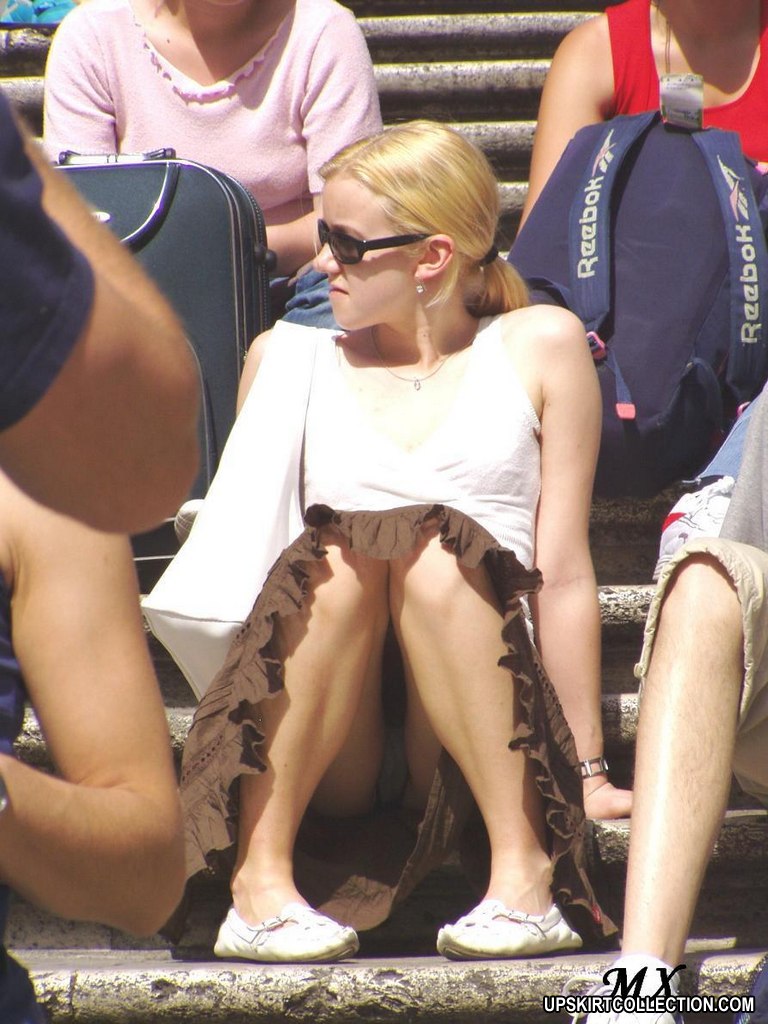 Unaware Real Upskirt - Oops voyeur upskirt pictures of sexy unaware girls