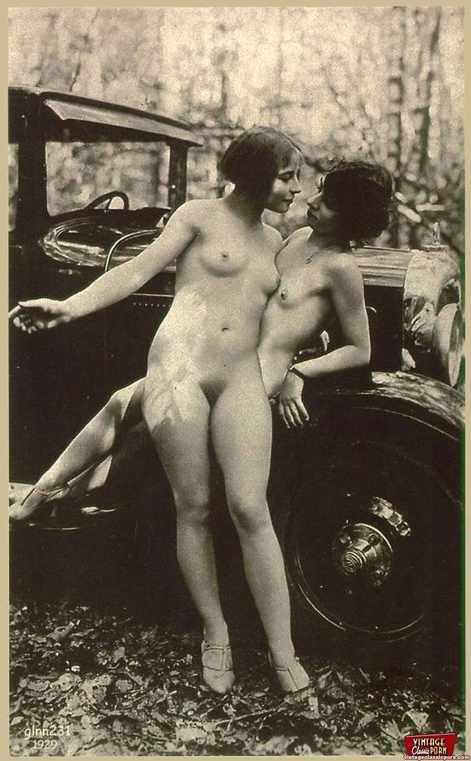 682px x 1100px - Vintage lesbians with dildo