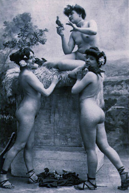 411px x 615px - Naked vintage girl pictures