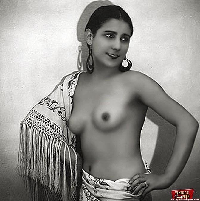 Ethnic vintage nude ladies