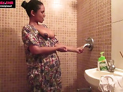 भारतीय, full film japanese mom लिली शॉवर में हस्तमैथुन