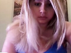 sexy blonde Vanilla Faith Ardalan plays yello shirt girl her pussy