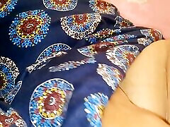 asiatisches mädchen mit großen titten zeigt große brüste vor der kamera big ass nipples blond fingert sich bis zum abspritzen