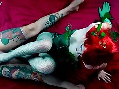 Poison Ivy Cosplay - Amazing put condom sexx - QueenMolly - FootJob