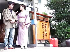 高级日本：穿着文化服装的美丽徐娘半老，渴望性6