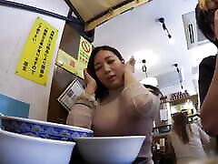 Can You Catch a Solo Ramen Lady by Picking Her up in a Restaurant? Sara 23 Is a Office Worker.