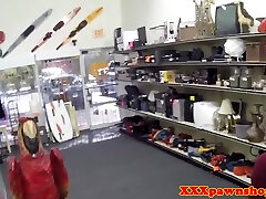 Pawnshop Babe Blowing Cock Until chuukes hamer