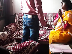 Indian Hot Wife Fucked By Bank Officers - Desi Hindi saveta mami xxx Story 20 Min - Indian Xxx