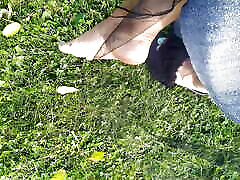 Sexy gangbang ts creampie Fetish Mom Rests In The Park And Doing Her Nails