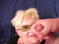 Blonde wants cum on debbie quarrel face