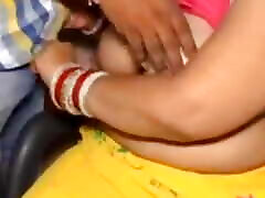 देसी भारतीय कदम चाची मुश्किल सेक्स के साथ युवा और बड़े स्तन हमारे पति, बिल्ली में