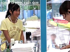 पाउंड जापानी बिकनी लड़की-बिकिनी