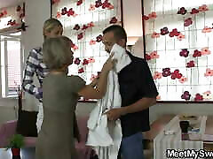 Blonde teen family la pute ecartefesses with old couple