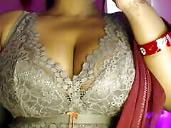 dwonload vidio pron java hihi sexy desi free tynauli opened her bra clothes and pressed her boobs vigorously and became half naked.