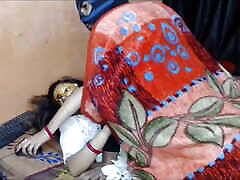 бангладешскую похотливую невестку трахнули под одеялом 2