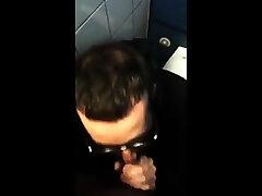 Hot bearded guy sucking guy in seachsimone webcam restroom